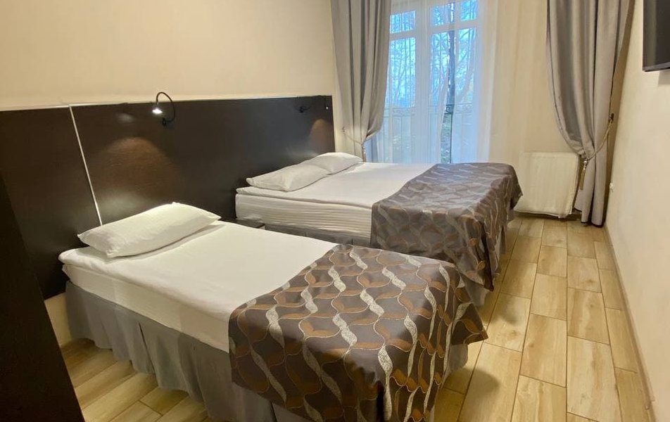 «Cruise Hotel & Cafe» \/ «Круиз отель и кафе» отель 2*