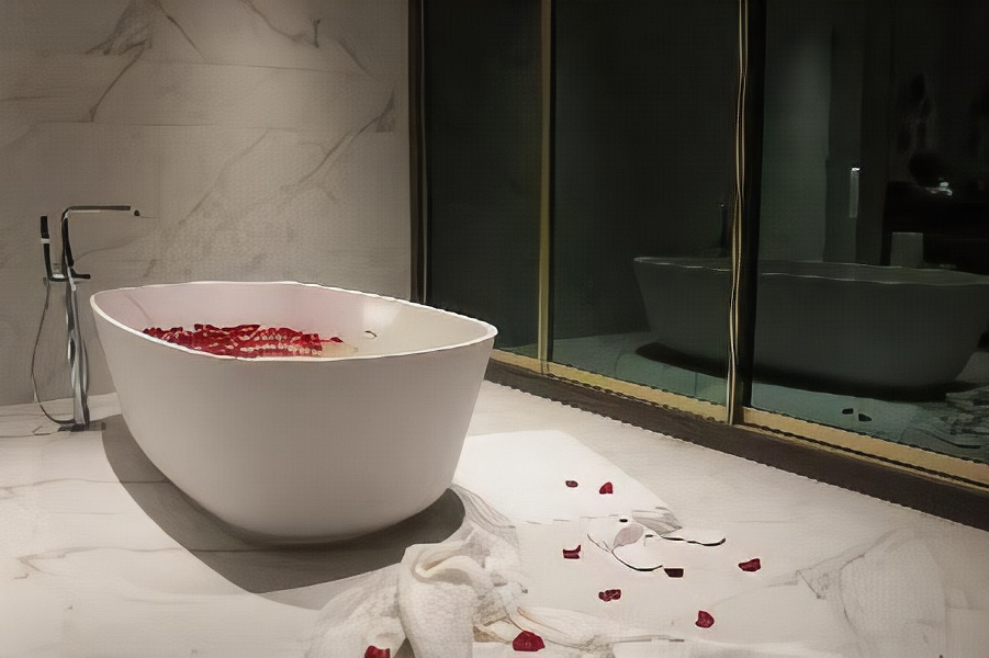 Views Hotel & Residences 5*
