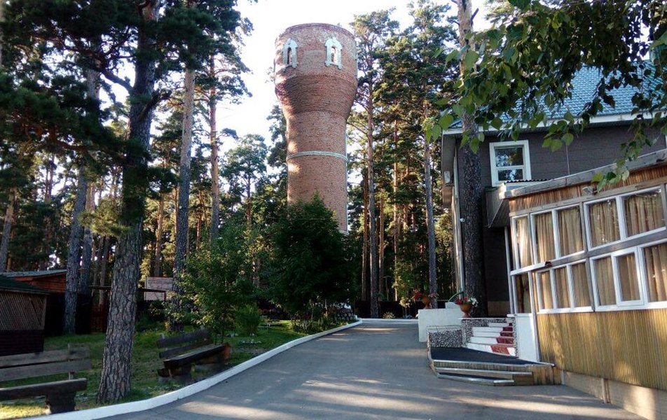 «Старая башня» гостиничный комплекс 2*