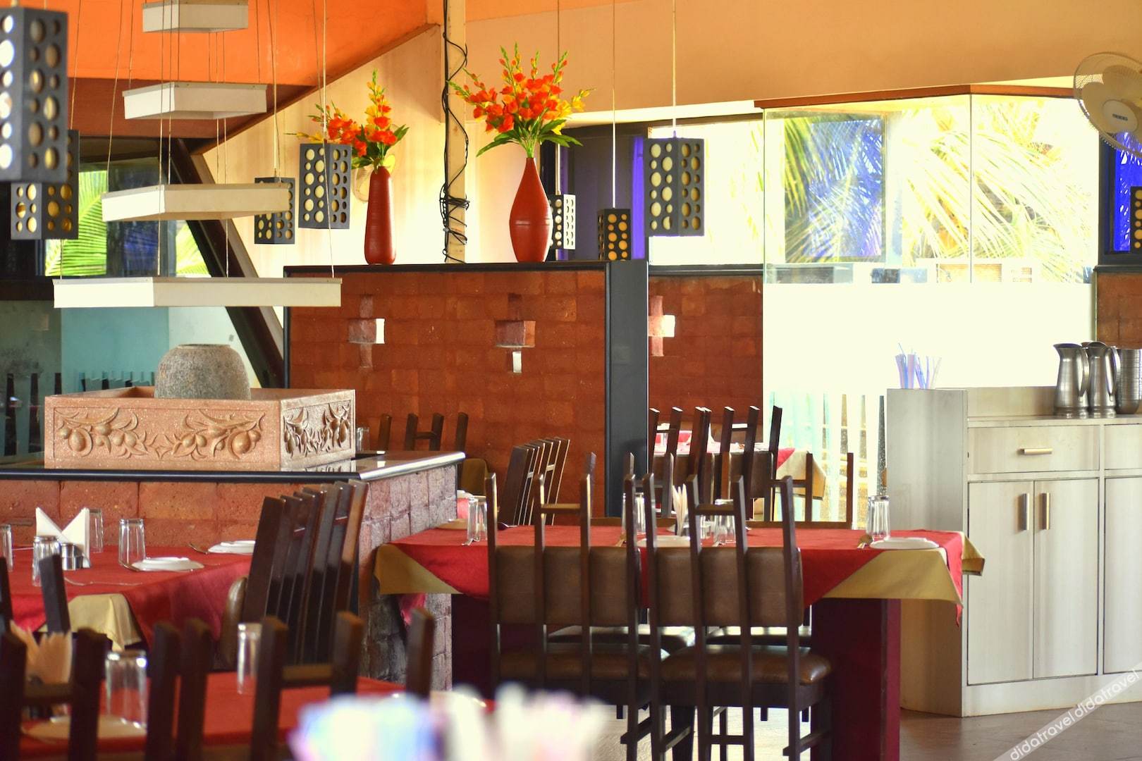 Metropolis Hotel 3*