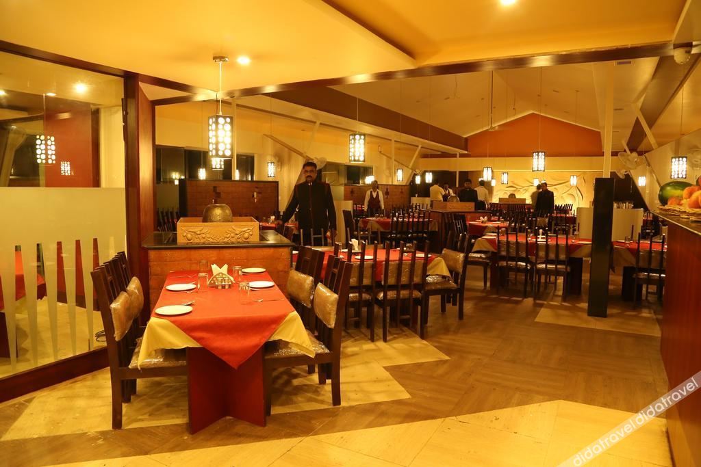 Metropolis Hotel 3*