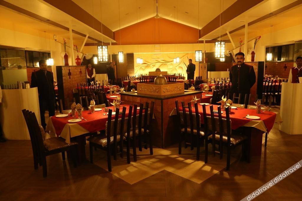 Metropolis Hotel 3*