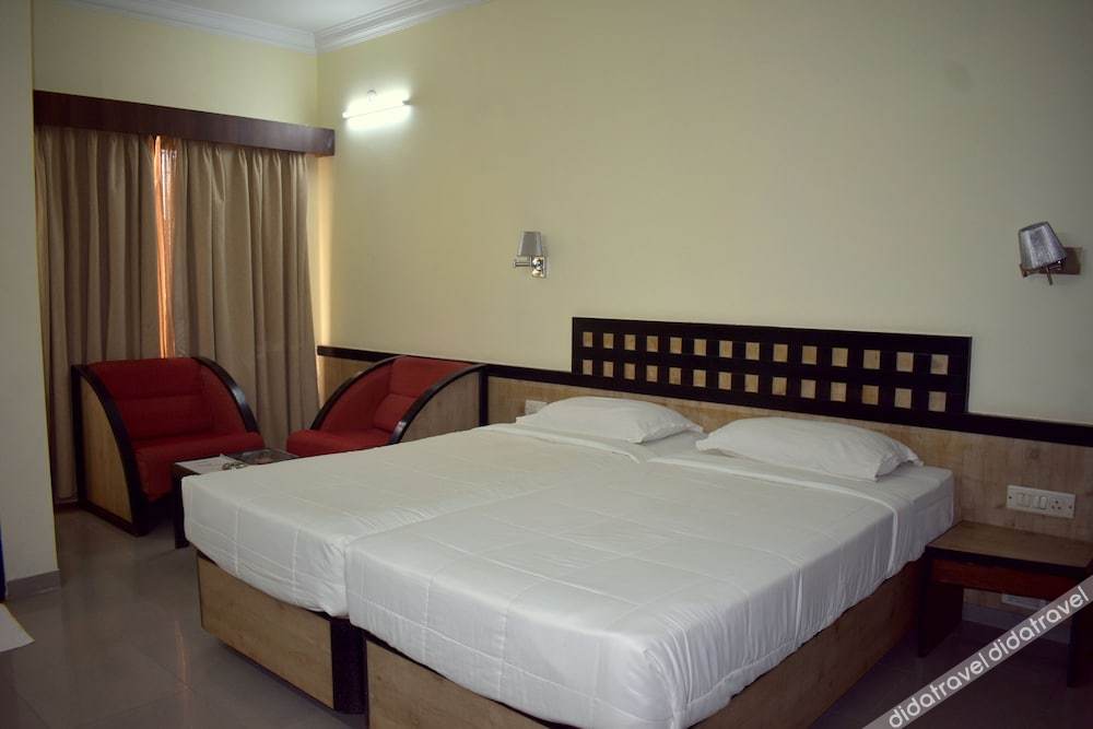 Metropolis Hotel 3*