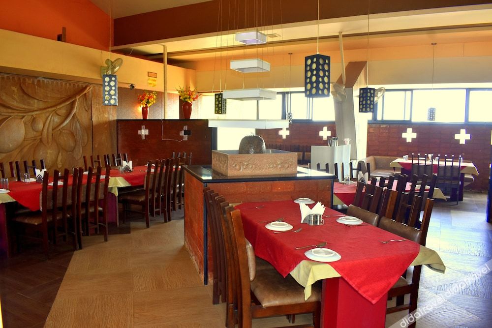 Metropolis Hotel 3*