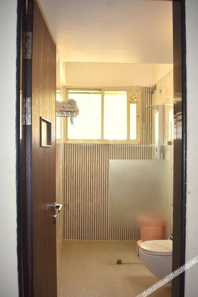 Metropolis Hotel 3*