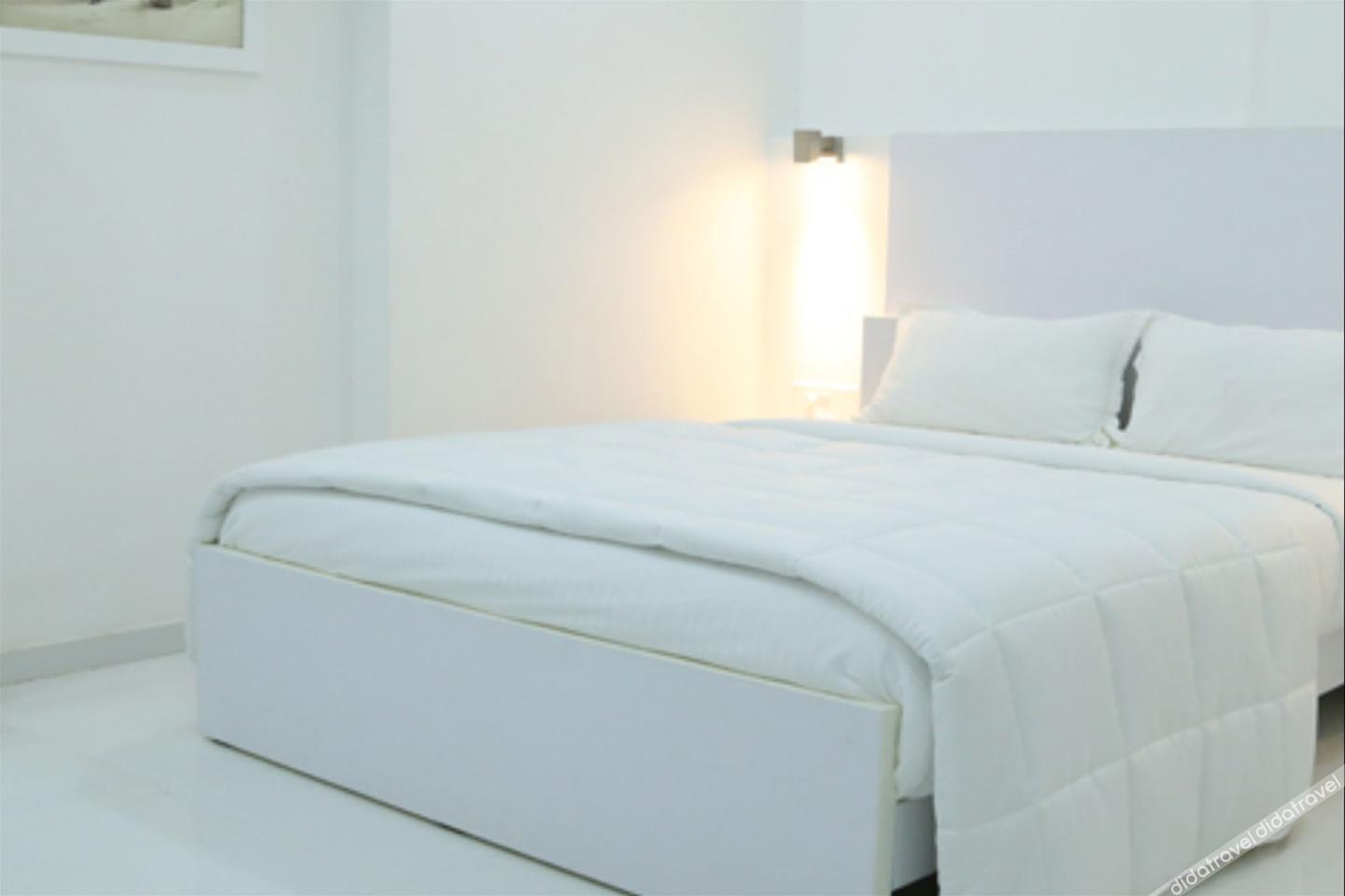 Metropolis Hotel 3*