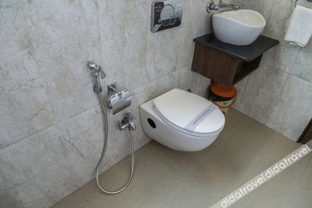 Metropolis Hotel 3*