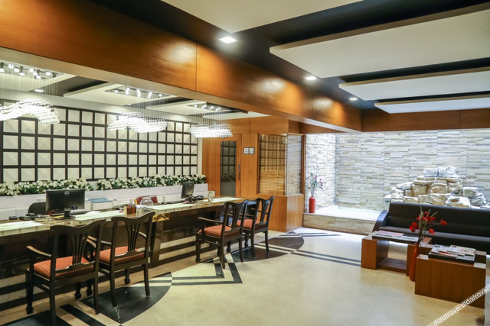 Metropolis Hotel 3*