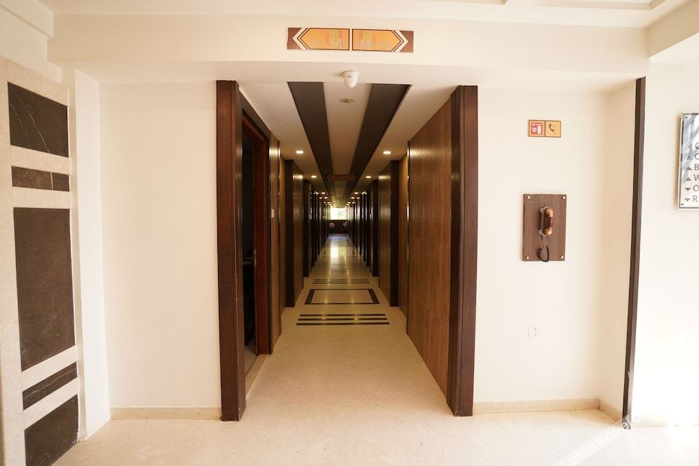 Metropolis Hotel 3*
