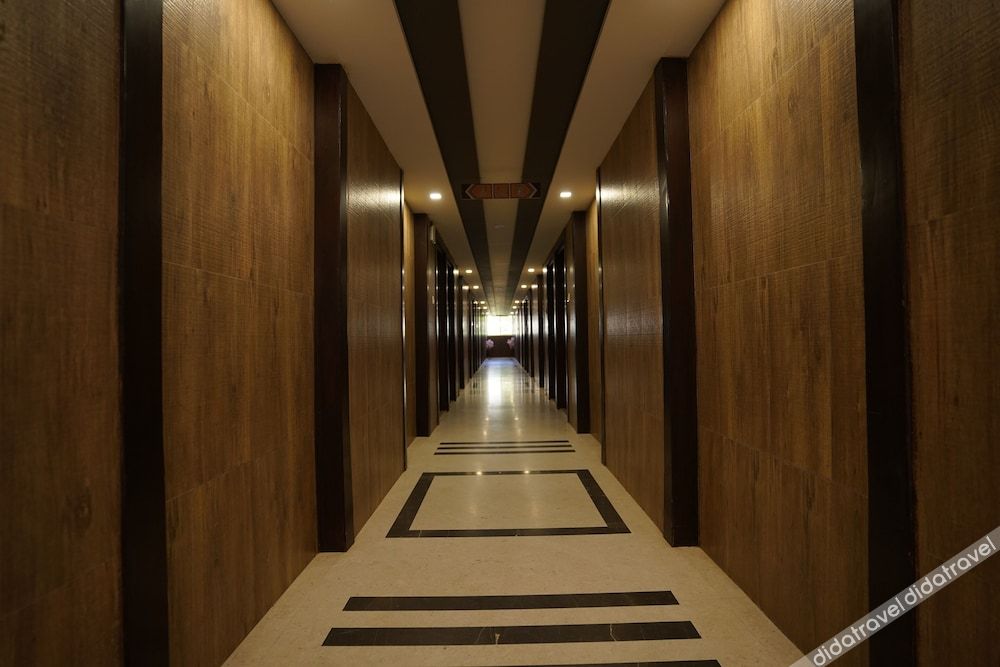 Metropolis Hotel 3*