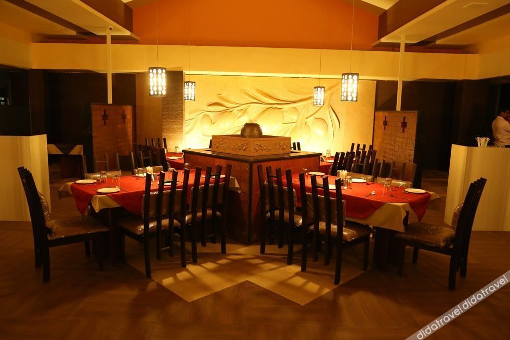 Metropolis Hotel 3*