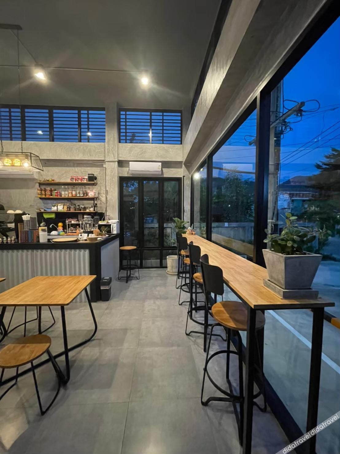 Loft Space Hotel 2*