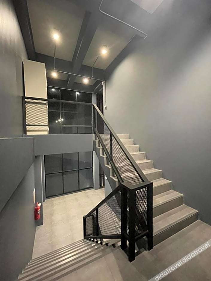 Loft Space Hotel 2*