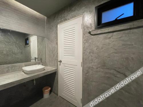 Loft Space Hotel 2*