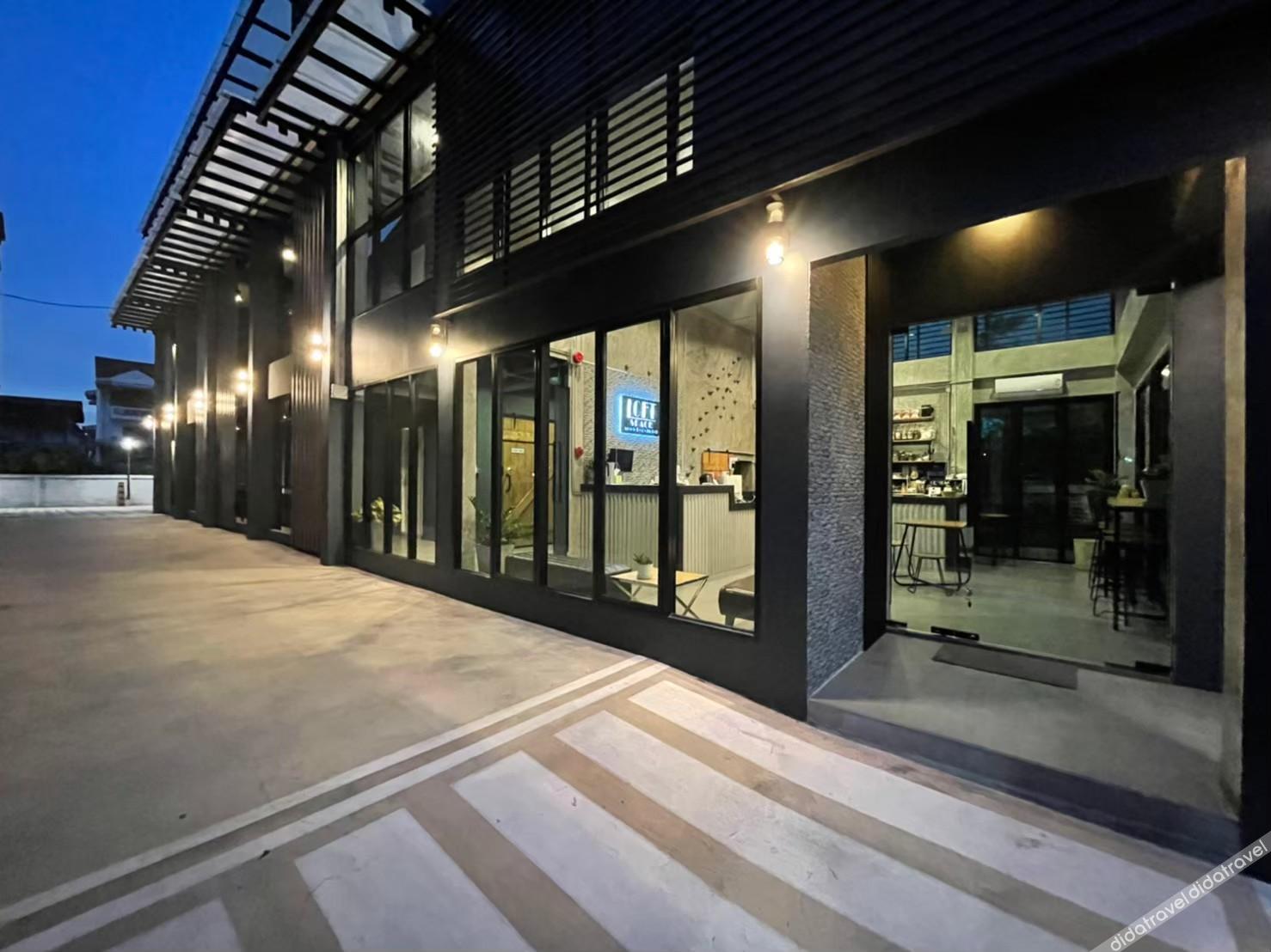Loft Space Hotel 2*