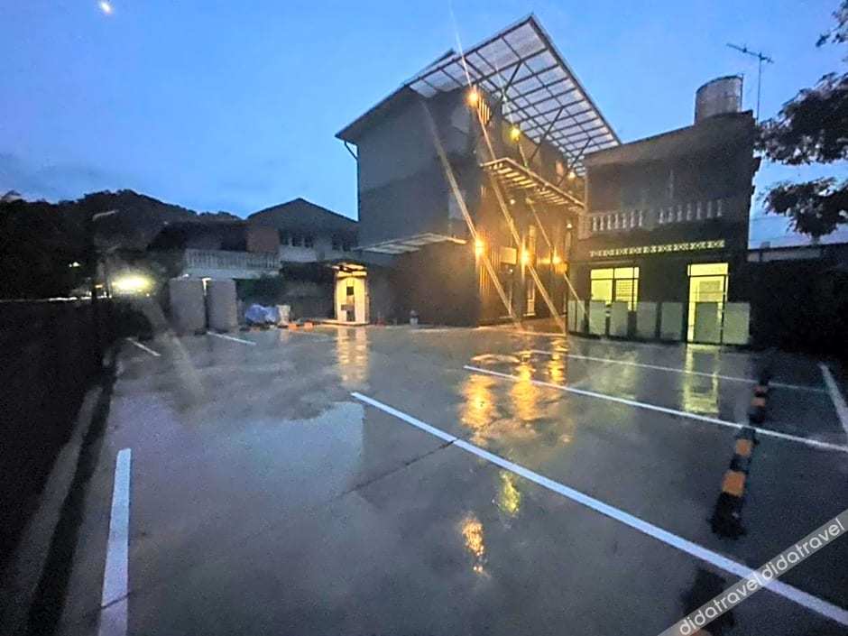 Loft Space Hotel 2*