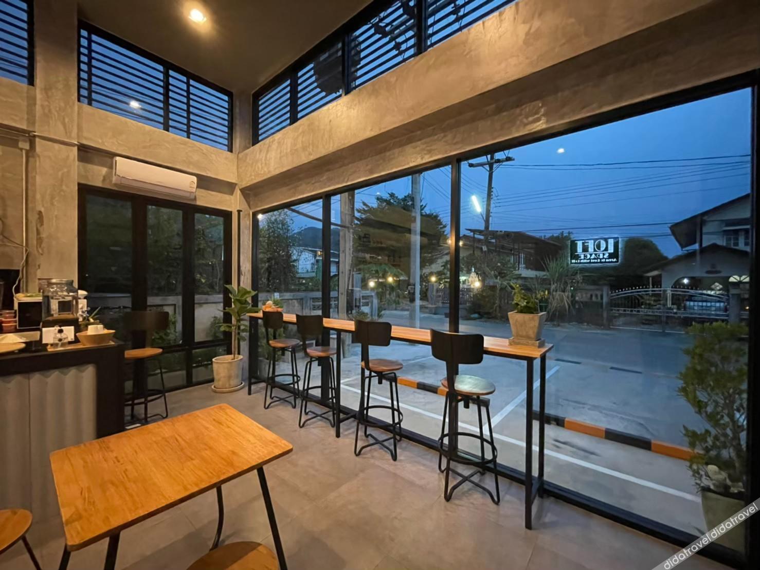 Loft Space Hotel 2*