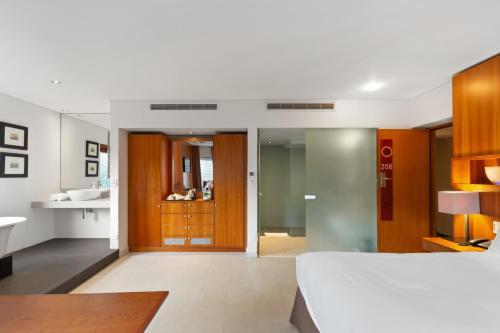 Neighbourgood East City 3*