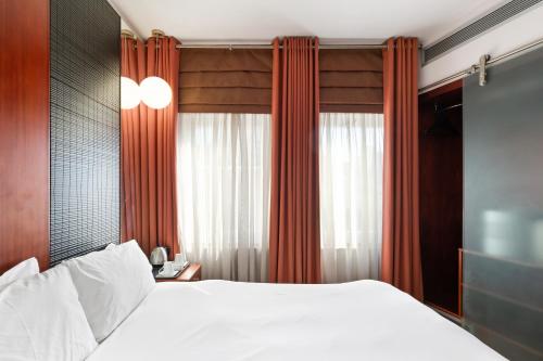 Neighbourgood East City 3*