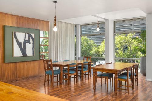 Neighbourgood East City 3*