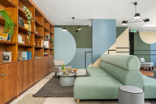 Neighbourgood East City 3*