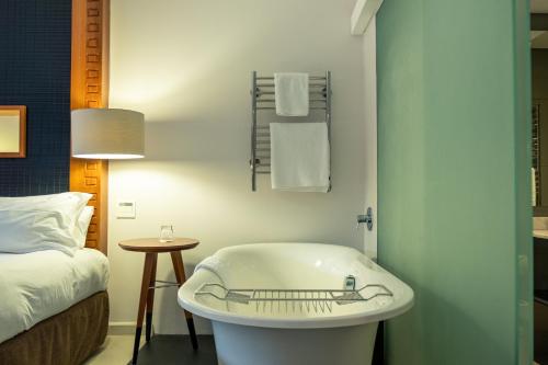 Neighbourgood East City 3*