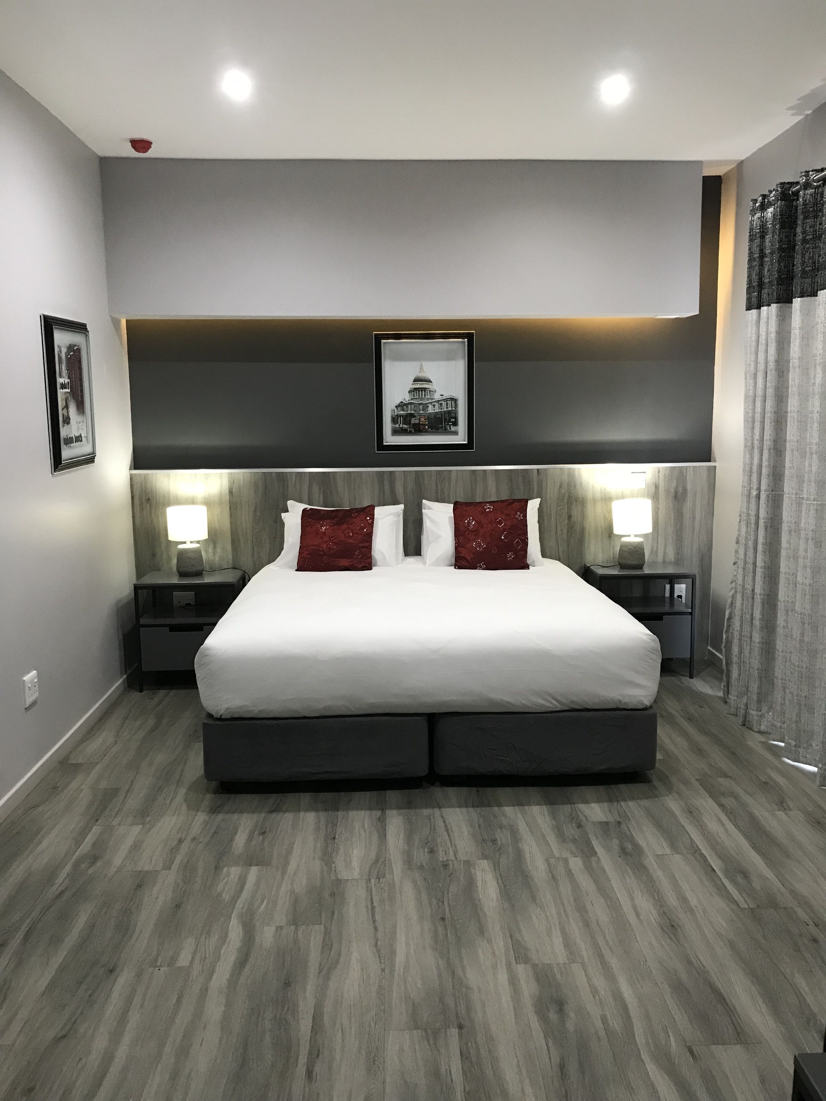 La Orchard Hotel 3*