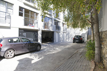 Hippo Boutique Hotel 4*