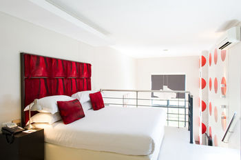 Hippo Boutique Hotel 4*