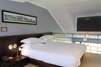 Hippo Boutique Hotel 4*