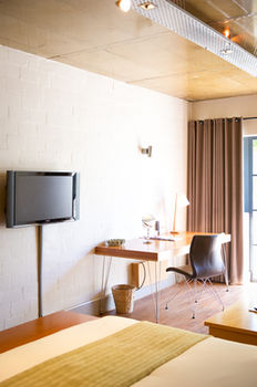 Hippo Boutique Hotel 4*