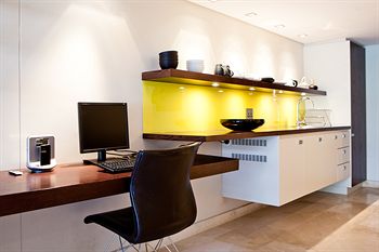 Hippo Boutique Hotel 4*