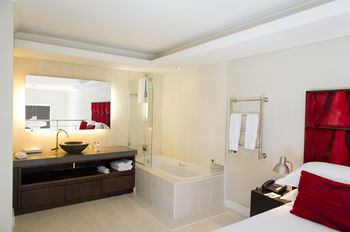 Hippo Boutique Hotel 4*