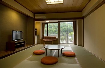 Kinugawa Onsen Hotel 4*