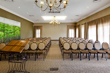 Protea Hotel by Marriott Bloemfontein Willow Lake 4*