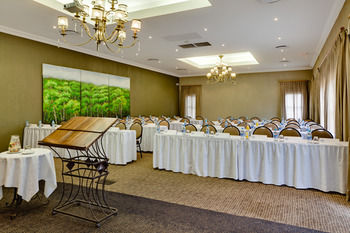Protea Hotel by Marriott Bloemfontein Willow Lake 4*