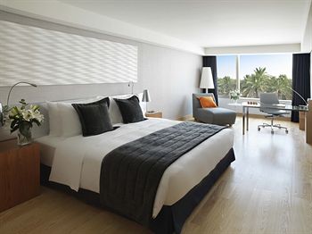 Radisson Blu Hotel, Kuwait 5*