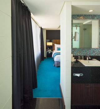 Radisson Blu Hotel, Kuwait 5*