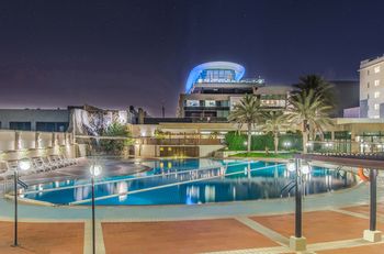 Radisson Blu Hotel, Kuwait 5*