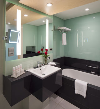 Radisson Blu Hotel, Kuwait 5*