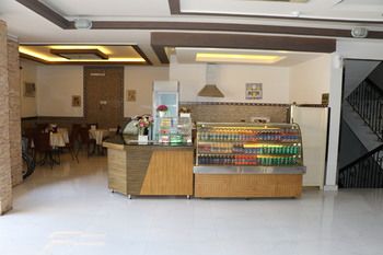 Al Alya Hotel Rooms and Suites 1*