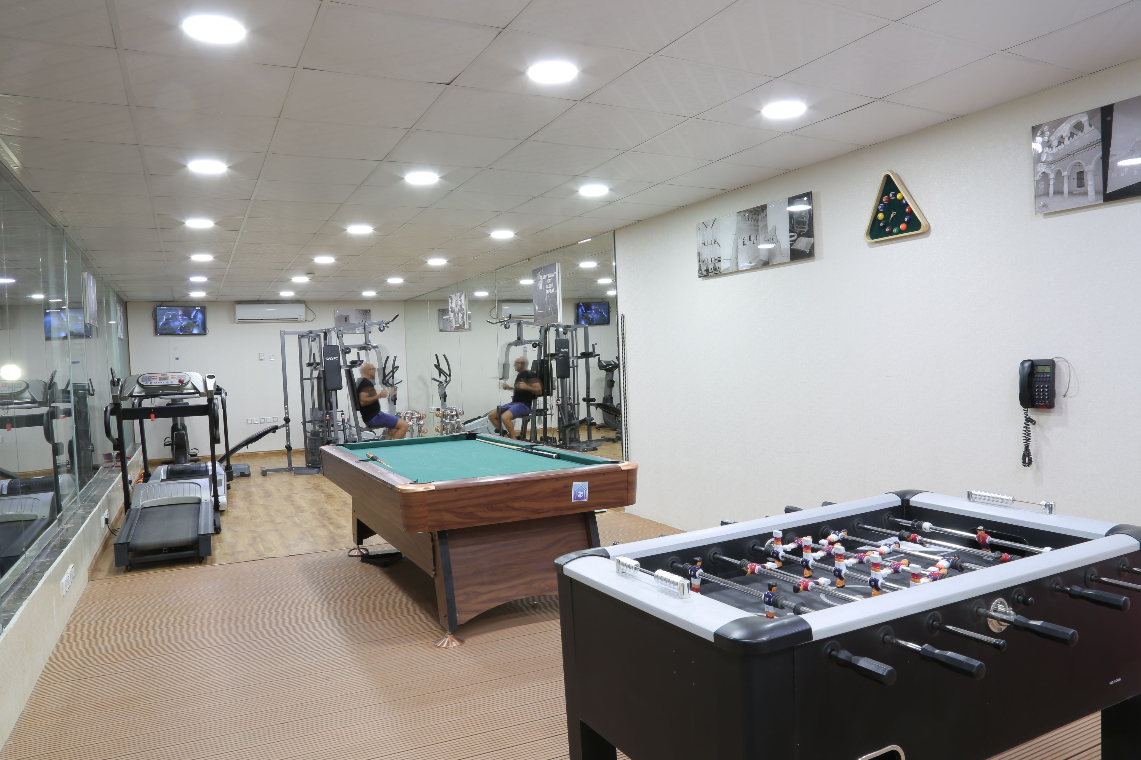 Sunday Hotel Kingdom Towers Formerly Warwick Al Dabab Hotel 4*