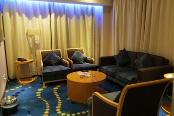 Sunday Hotel Kingdom Towers Formerly Warwick Al Dabab Hotel 4*