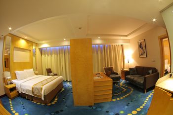 Sunday Hotel Kingdom Towers Formerly Warwick Al Dabab Hotel 4*