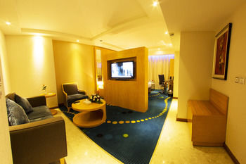 Sunday Hotel Kingdom Towers Formerly Warwick Al Dabab Hotel 4*