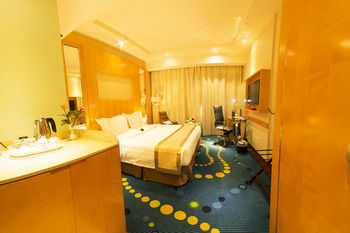Sunday Hotel Kingdom Towers Formerly Warwick Al Dabab Hotel 4*