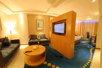 Sunday Hotel Kingdom Towers Formerly Warwick Al Dabab Hotel 4*