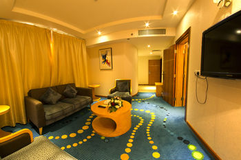 Sunday Hotel Kingdom Towers Formerly Warwick Al Dabab Hotel 4*