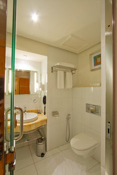 Sunday Hotel Kingdom Towers Formerly Warwick Al Dabab Hotel 4*