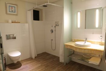 Sunday Hotel Kingdom Towers Formerly Warwick Al Dabab Hotel 4*
